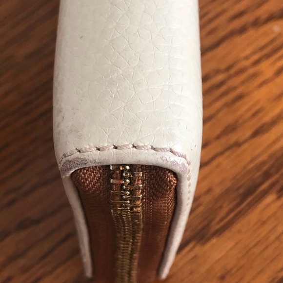 Dooney & Bourke Cream Leather Bag and Wallet Set - Picture 14 of 16